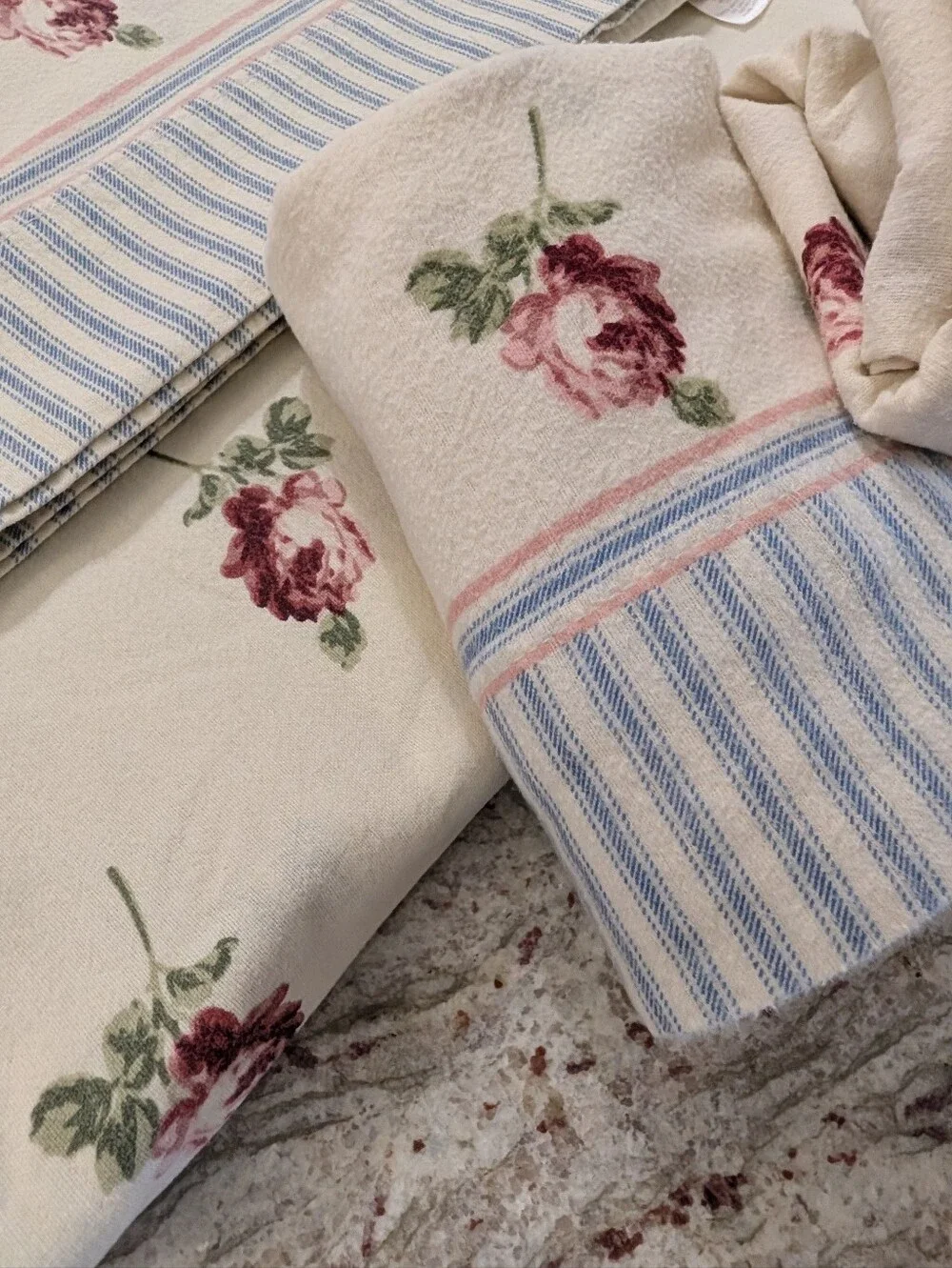 Vintage Flannel Flat Sheet & 2 Pillowcases Red Roses Ivory Shabby Chic JCP 3 Pcs